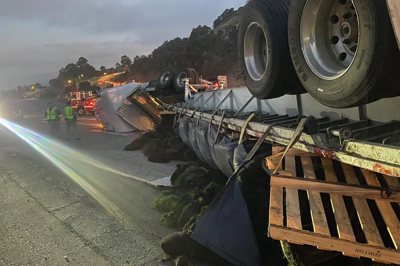 Hwy 24 near Caldecott Tunnel reopens after overturned big rig spills ...
